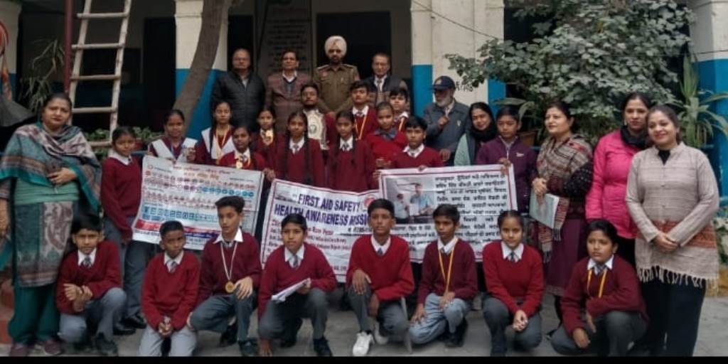 Quiz competitions on Ramayana Mahabharata and GurusAvatars were organized at Shri Ram Aryan School